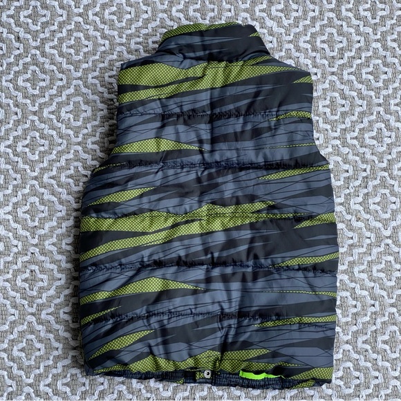 PUMA KID’S PUFFER VEST CAMO SIZE SMALL 6 BLACK GRAY YELLOW WINTER EUC - Picture 2 of 11